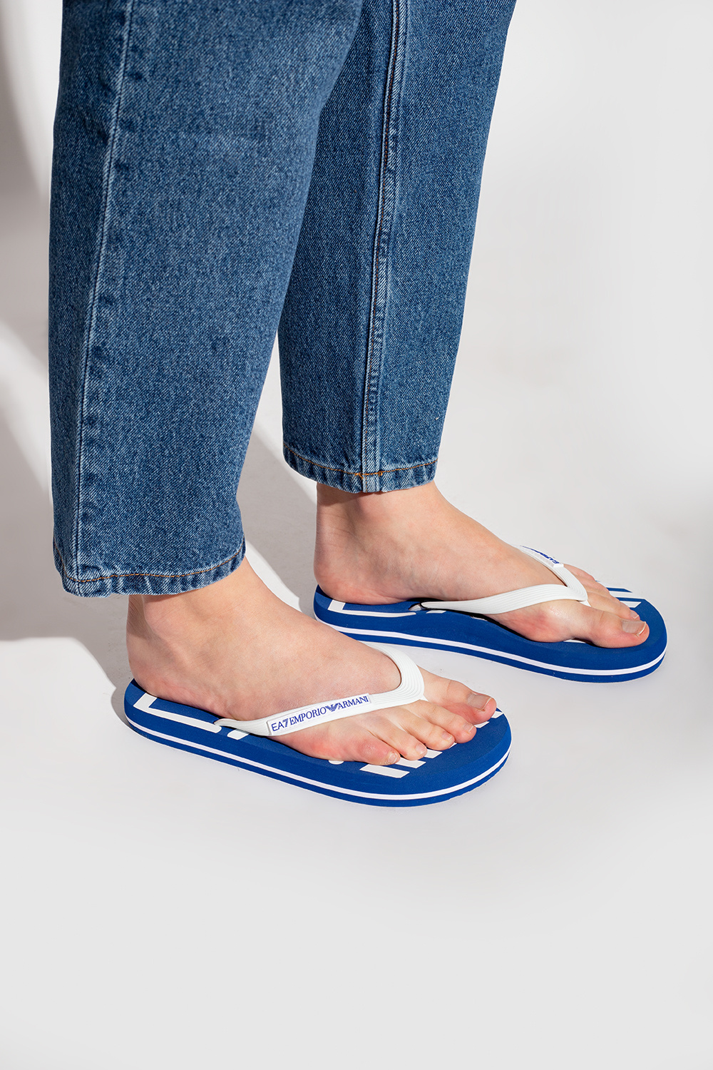 Armani flip hot sale flops womens